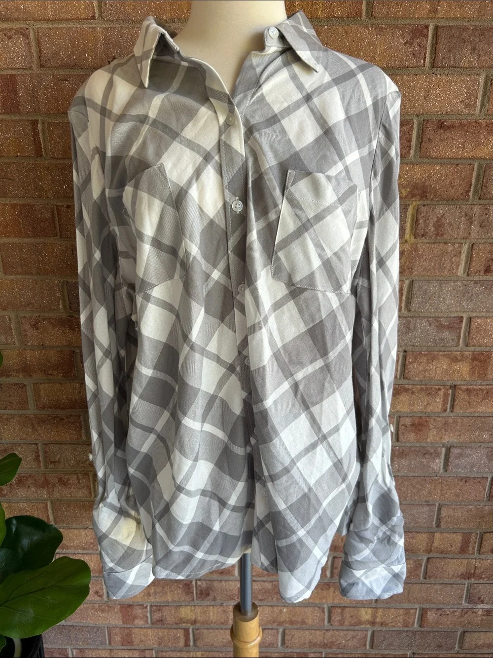 NWT XXL Kim Rogers Gray and White Plaid Button-Down Shirt
